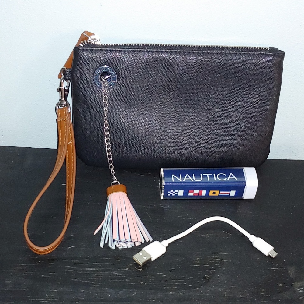 Nautica wrislet with charging bank